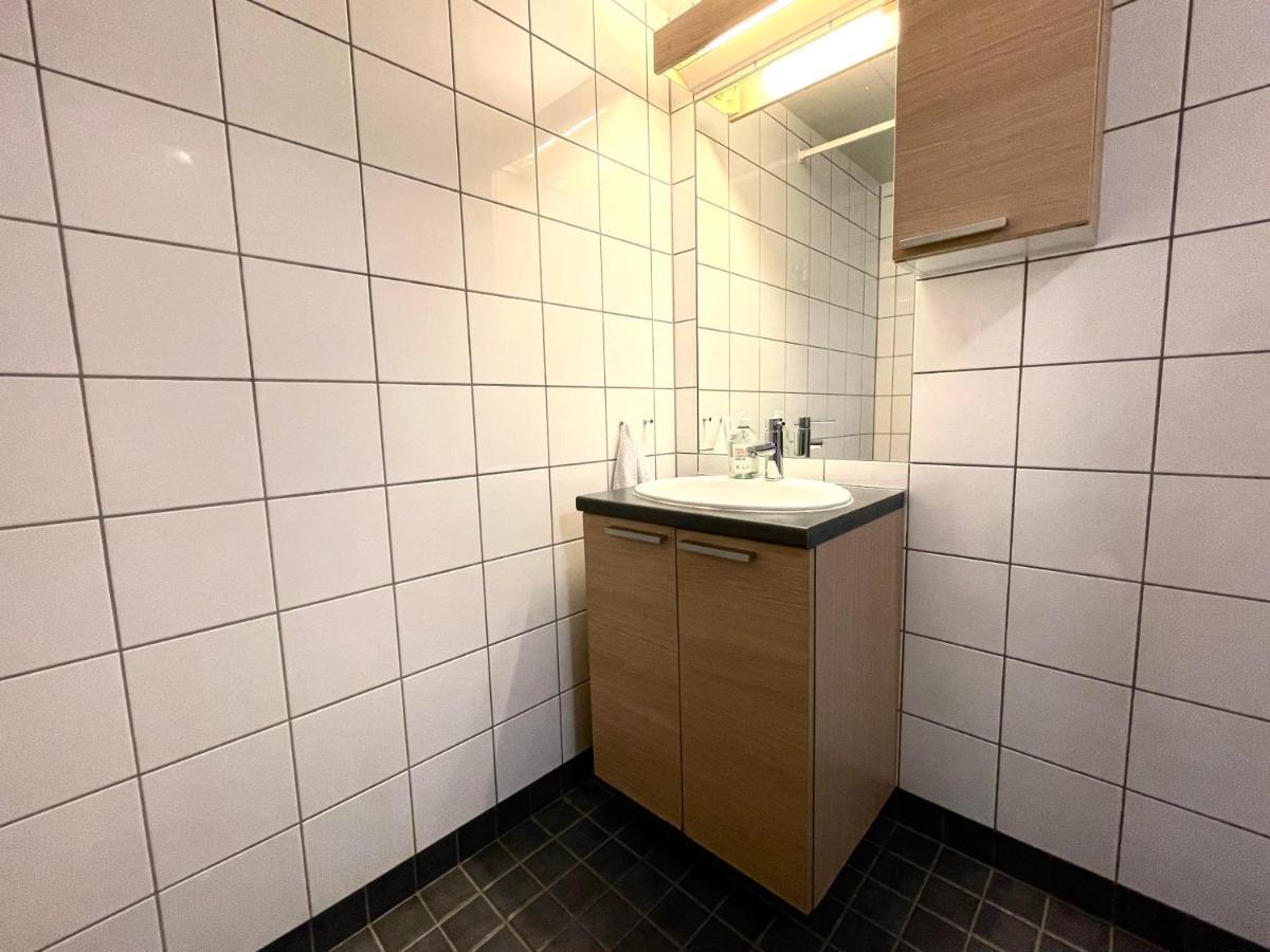 Moon Apartment Near The Centre ! Free Parking Available ! Trondheim Luaran gambar